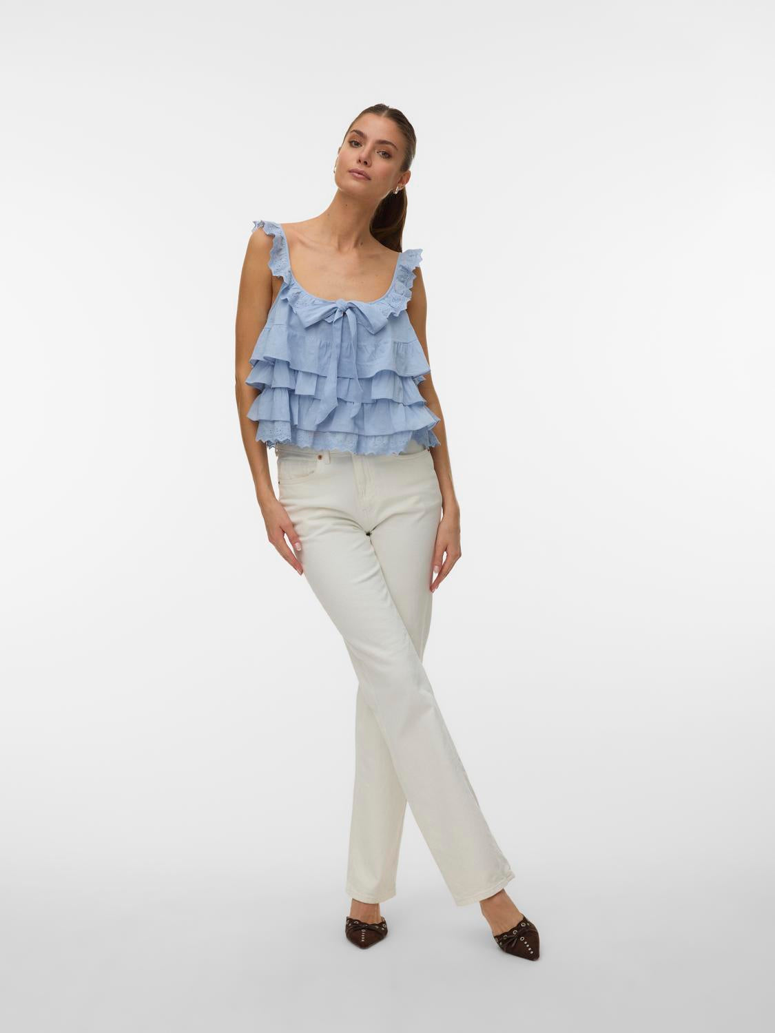 model_shot-front